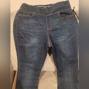 NWT FTF High Rise Jeggings.